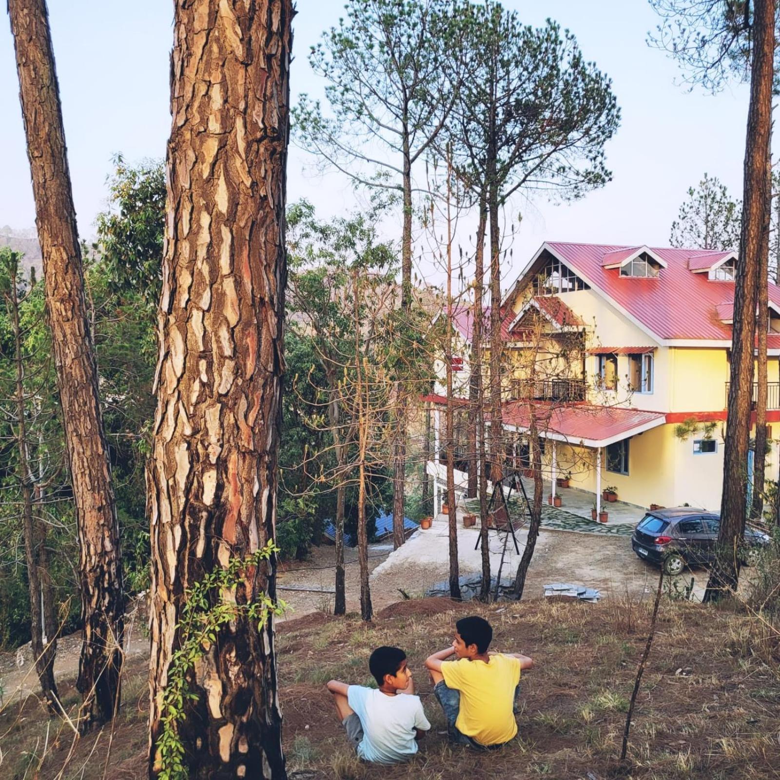 Rainbow Resorts Solan Exteriör bild